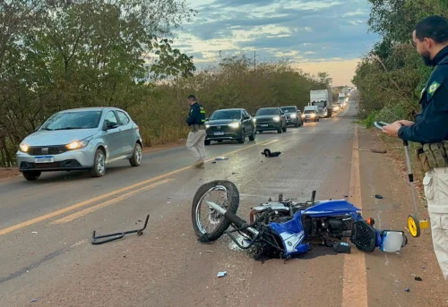 Motociclista de 22 anos morre em colisão frontal com caminhão na BR-010 em Porto Nacional