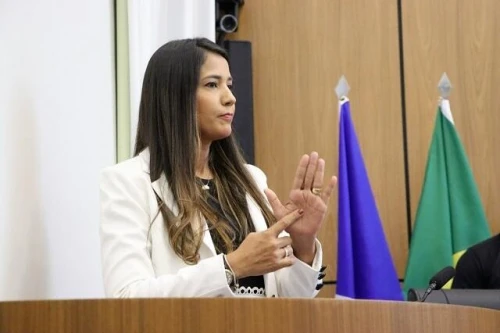 Vereadora Débora Guedes propõe inclusão do Setembro Azul no calendário escolar de Palmas