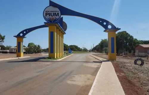 Homem descumpre medida protetiva e arrasta ex-companheira com carro em Pium