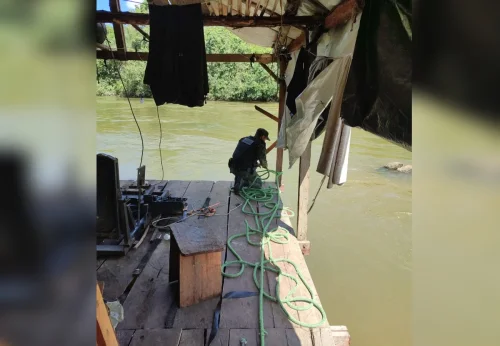 PM destrói dragas e interrompe garimpo ilegal no Rio Manuel Alves, no Tocantins