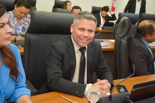Vereador Alex Mascarenhas Apresenta Requerimentos para Revitalização e Segurança na Região do Santa Fé 2
