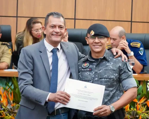 Vereador Zé Branquim homenageia policiais da ROTAM em sessão solene na Câmara de Palmas