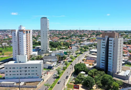 Araguaína abre concurso com 1.500 vagas e salários de até R$ 16,4 mil