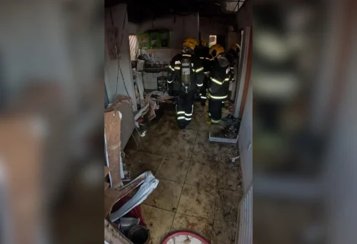 Corpos de homem e mulher são encontrados carbonizados em casa em Araguaína