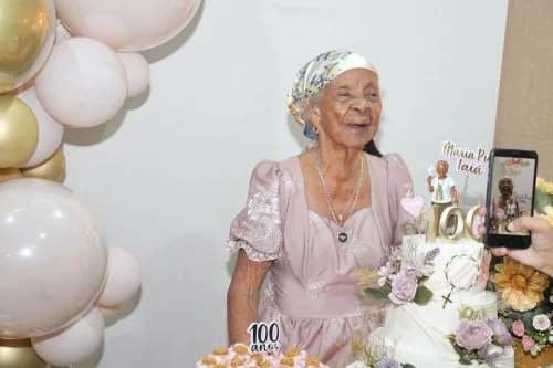 Centenária no TO celebra 100 anos com fé e independência: 'Só rezar'