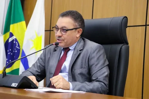 Vereador Marilon Barbosa tem aprovados requerimentos para recapeamento asfáltico e reforma de ginásio em Taquaruçu