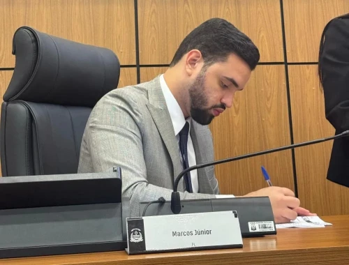 Vereador Marcos Junior solicita operação tapa-buracos no Jardim Aureny I