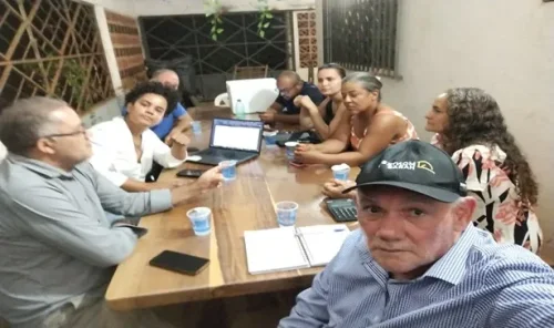 Vereador Juarez Rigol discute regularização fundiária do Setor Buritis com associação</title>