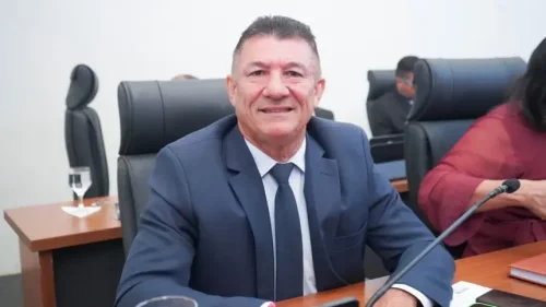 Vereador Márcio Reis solicita construção de píer na Praia das Arnos, em Palmas
