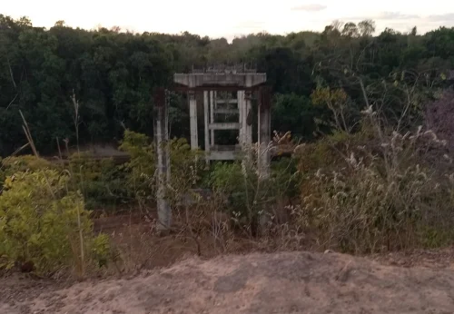Ponte na BR-010 inacabada há 20 anos gera revolta em Rio Sono, no TO