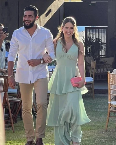 Esposa de sertanejo Henrique é presa por dirigir sem habilitação e tentar fugir da polícia em Orlando