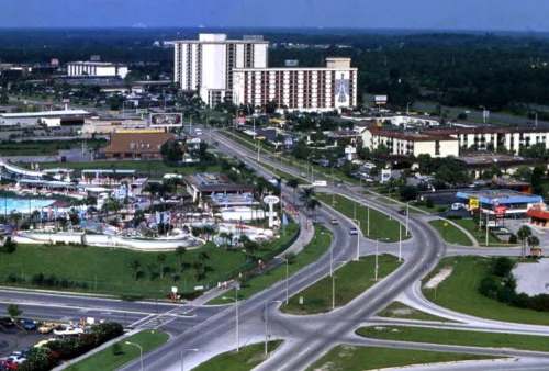 Esposa de cantor sertanejo é presa em Orlando por dirigir sem habilitação local