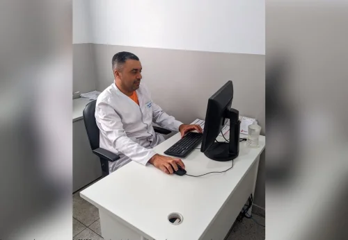 Ex-detento que cursa medicina aguarda transferência federal há 8 meses