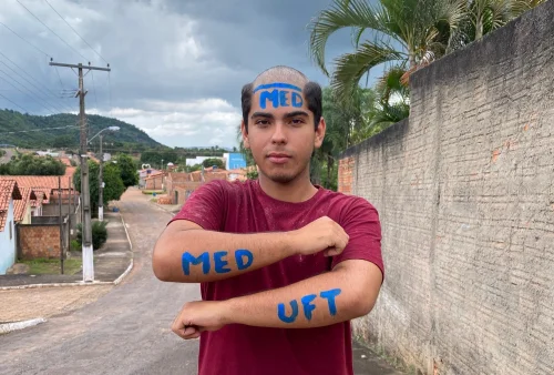 Estudante de 17 anos é aprovado em medicina na UFT após colocar a nota "por acaso"
