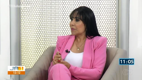 Deputada Janad Valcari é abordada pela PF após saque em banco em Palmas