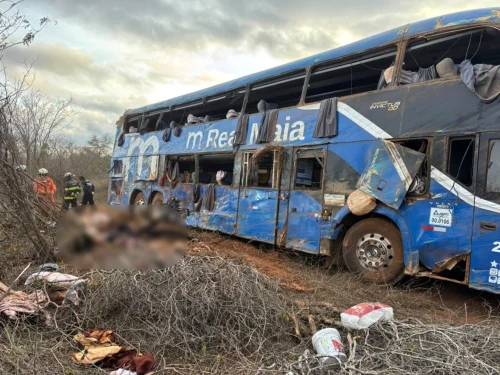 Mãe que perdeu filha em acidente com ônibus na BA será transferida